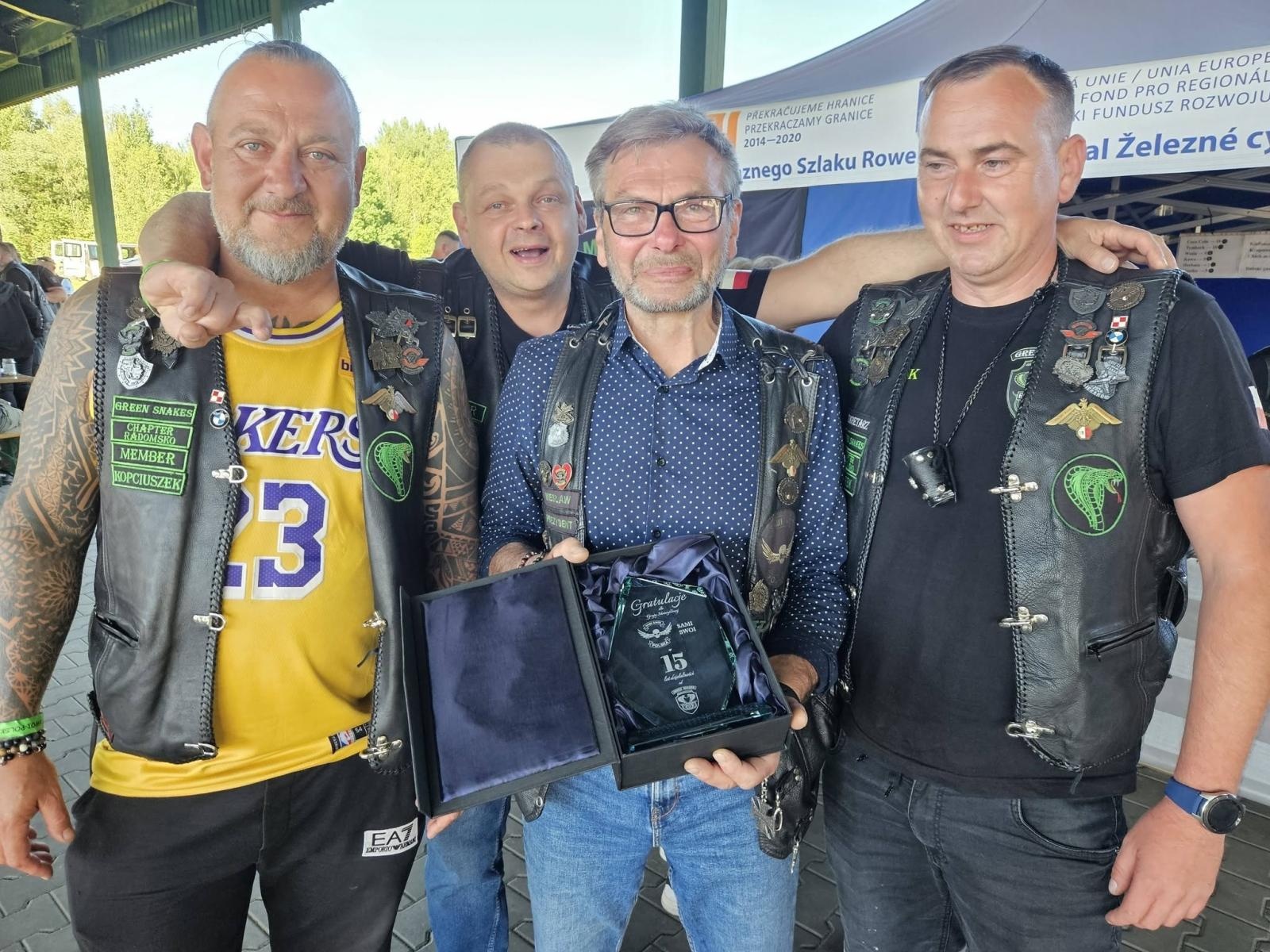 Zdjęcie w galerii na portalu naszwodzislaw.com: 15 lat na dwóch kołach. Grupa Motocyklowa Sami Swoi świętowała jubileusz w Krostoszowicach wiadomości z regionu
