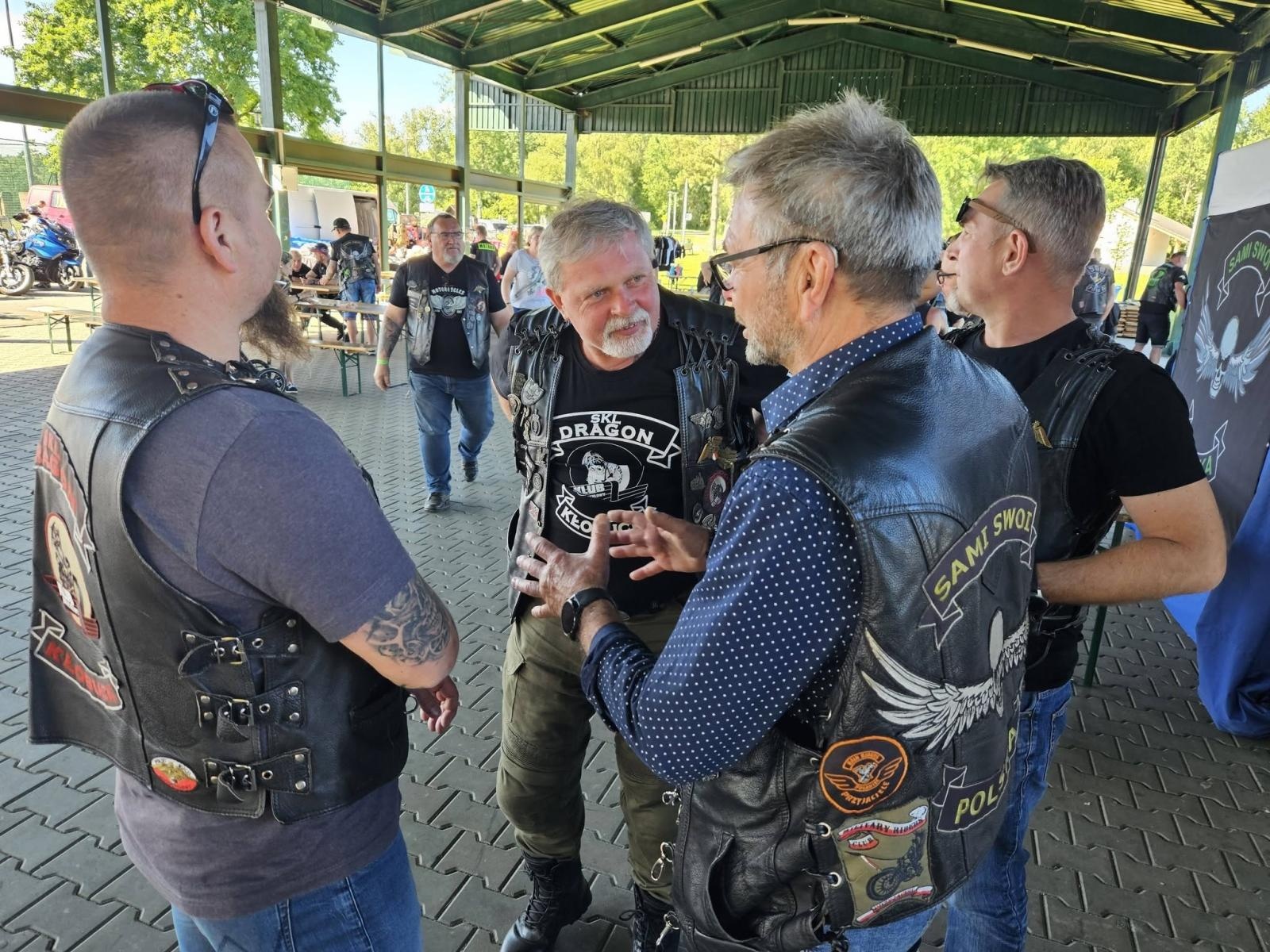 Zdjęcie w galerii na portalu naszwodzislaw.com: 15 lat na dwóch kołach. Grupa Motocyklowa Sami Swoi świętowała jubileusz w Krostoszowicach wiadomości z regionu