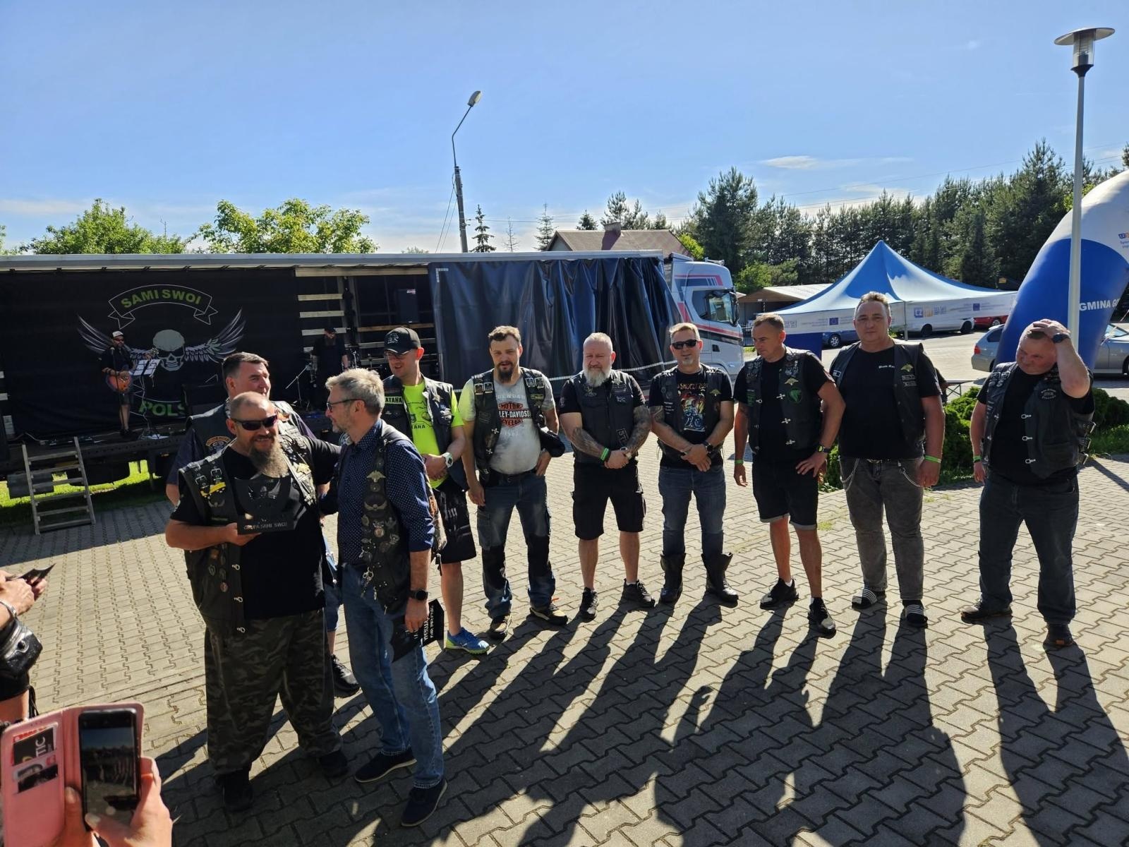 Zdjęcie w galerii na portalu naszwodzislaw.com: 15 lat na dwóch kołach. Grupa Motocyklowa Sami Swoi świętowała jubileusz w Krostoszowicach wiadomości z regionu