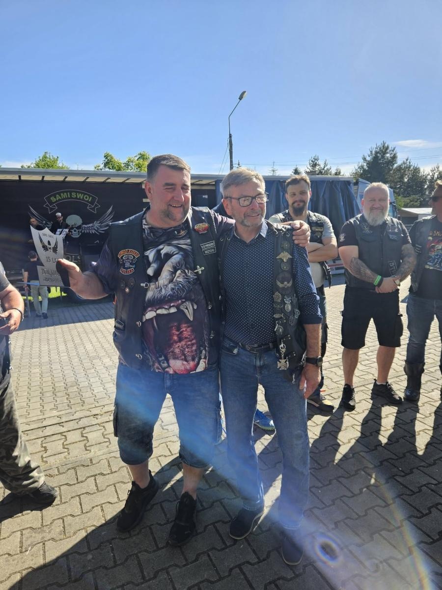 Zdjęcie w galerii na portalu naszwodzislaw.com: 15 lat na dwóch kołach. Grupa Motocyklowa Sami Swoi świętowała jubileusz w Krostoszowicach wiadomości z regionu
