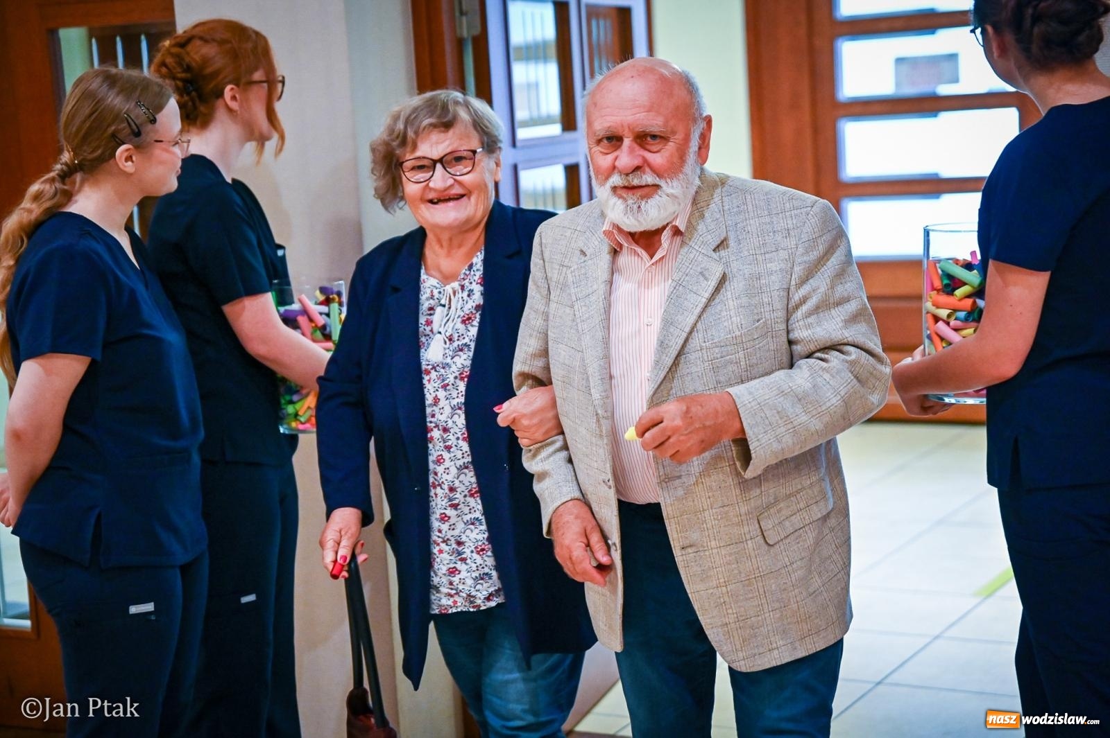 Zdjęcie w galerii na portalu naszwodzislaw.com: Czepkowanie studentów pielęgniarstwa w Raciborzu. Symboliczny początek zawodowej drogi [FOTO i WIDEO] wiadomości z regionu