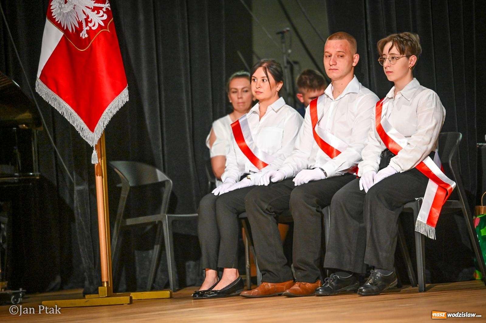 Zdjęcie w galerii na portalu naszwodzislaw.com: Czepkowanie studentów pielęgniarstwa w Raciborzu. Symboliczny początek zawodowej drogi [FOTO i WIDEO] wiadomości z regionu