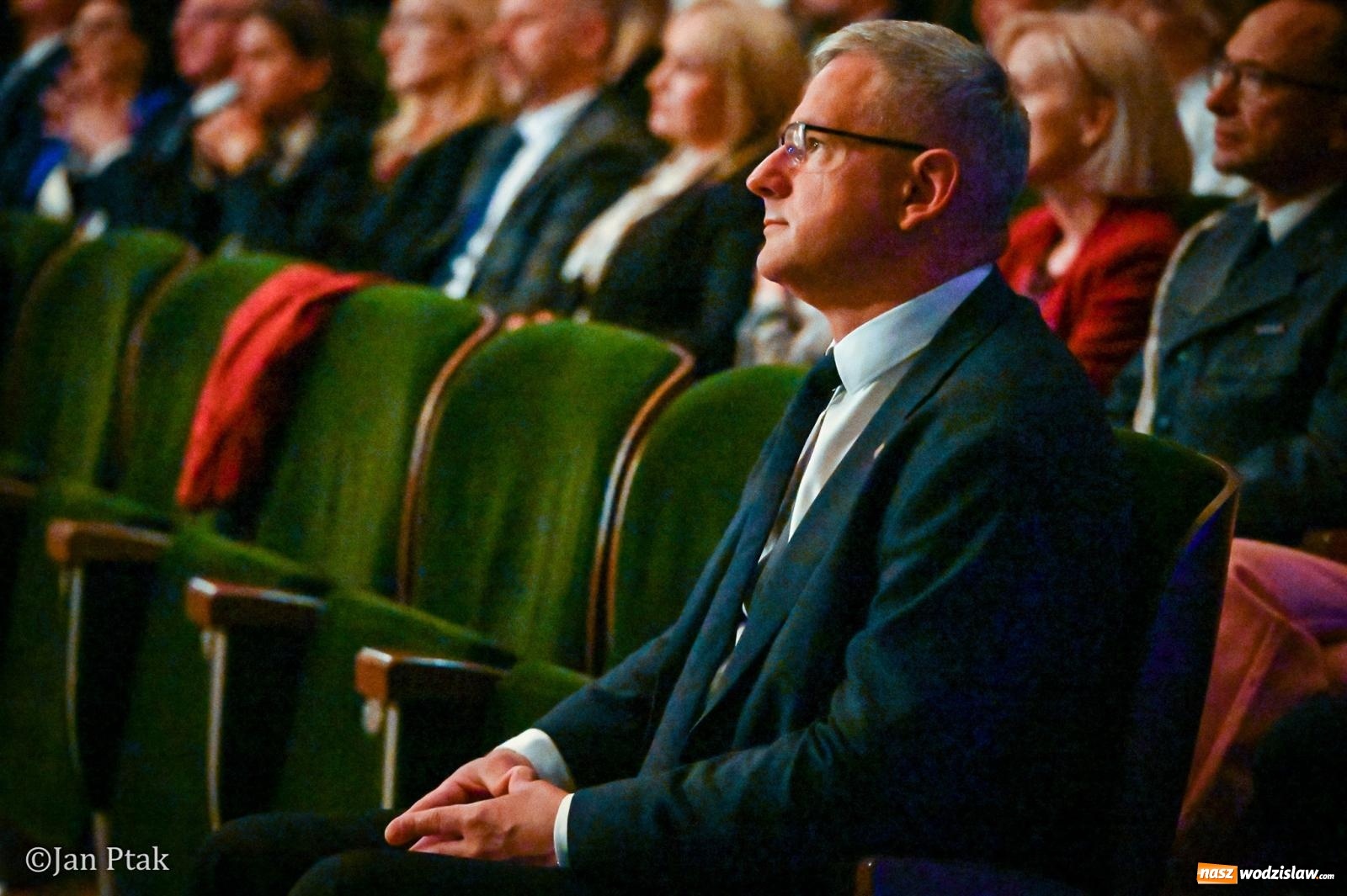Zdjęcie w galerii na portalu naszwodzislaw.com: Czepkowanie studentów pielęgniarstwa w Raciborzu. Symboliczny początek zawodowej drogi [FOTO i WIDEO] wiadomości z regionu