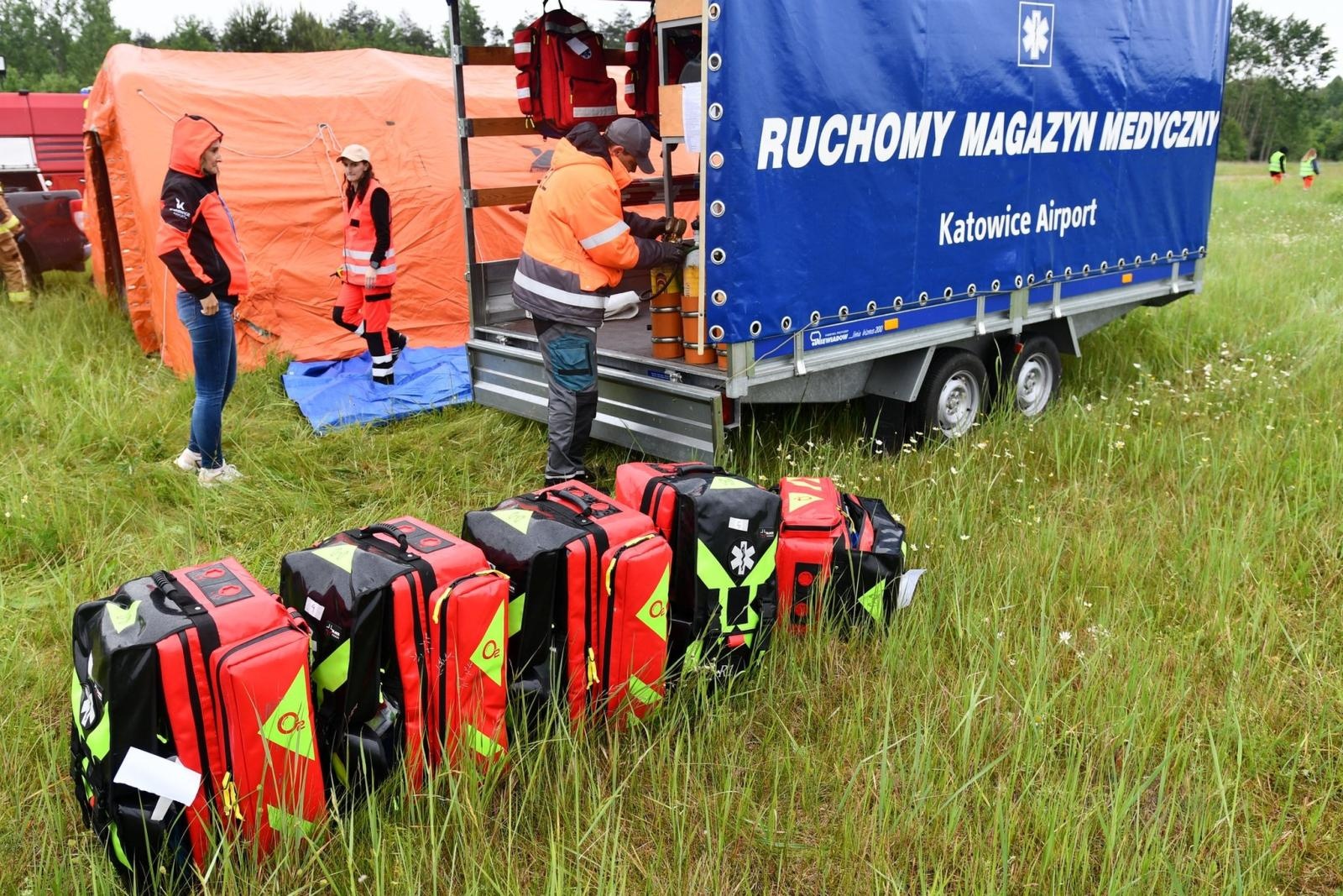 Zdjęcie w galerii na portalu naszwodzislaw.com: Izotop 2026. Ćwiczenia służb na lotnisku w Katowicach-Pyrzowicach wiadomości z regionu