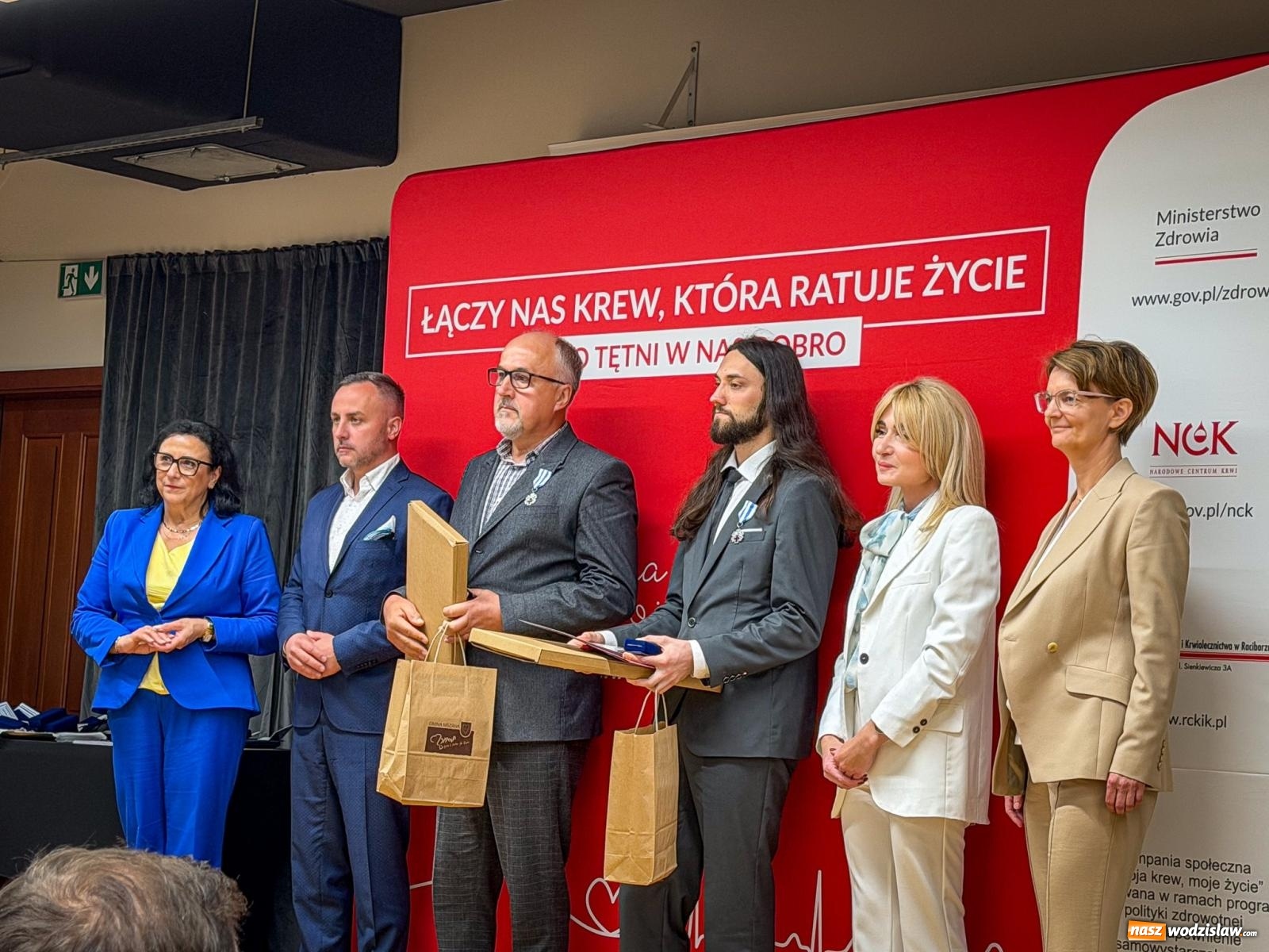 Zdjęcie w galerii na portalu naszwodzislaw.com: Zasłużeni krwiodawcy z regionu uhonorowani na Zamku Piastowskim w Raciborzu wiadomości z regionu