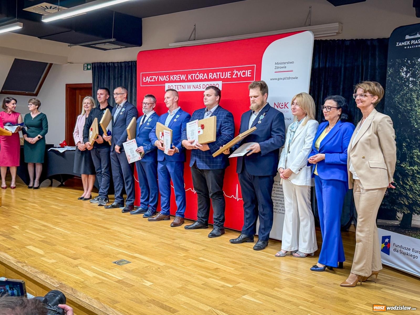 Zdjęcie w galerii na portalu naszwodzislaw.com: Zasłużeni krwiodawcy z regionu uhonorowani na Zamku Piastowskim w Raciborzu wiadomości z regionu
