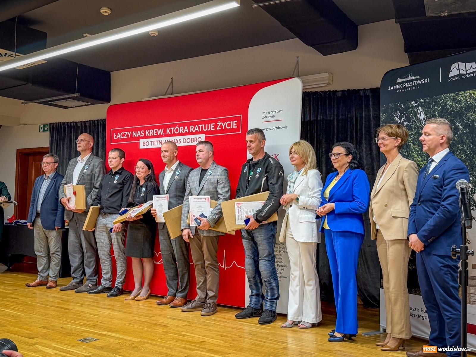 Zdjęcie w galerii na portalu naszwodzislaw.com: Zasłużeni krwiodawcy z regionu uhonorowani na Zamku Piastowskim w Raciborzu wiadomości z regionu