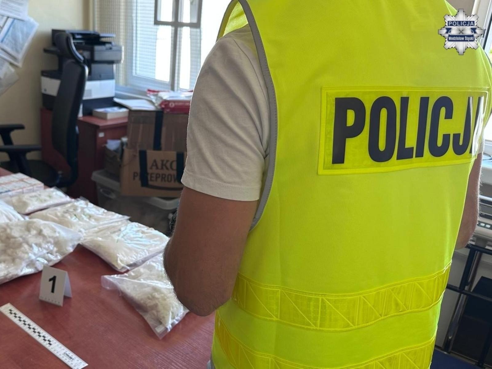 Zdjęcie w galerii na portalu naszwodzislaw.com: Gigantyczne przejęcie narkotyków w Wodzisławiu. Policja zabezpieczyła 210 kilogramów nielegalnych substancji wiadomości z regionu