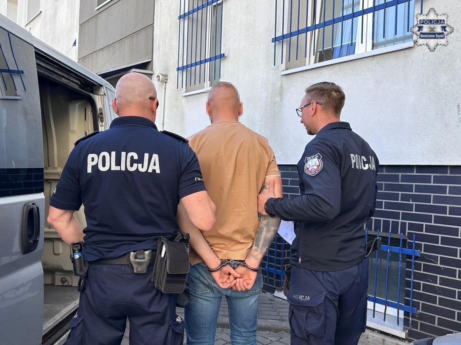 Zdjęcie w galerii na portalu naszwodzislaw.com: Gigantyczne przejęcie narkotyków w Wodzisławiu. Policja zabezpieczyła 210 kilogramów nielegalnych substancji wiadomości z regionu