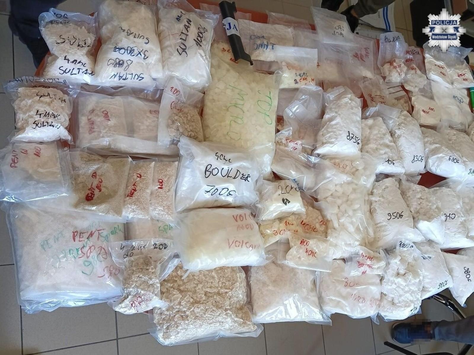 Zdjęcie w galerii na portalu naszwodzislaw.com: Gigantyczne przejęcie narkotyków w Wodzisławiu. Policja zabezpieczyła 210 kilogramów nielegalnych substancji wiadomości z regionu