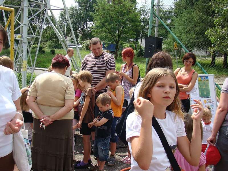 Zdjęcie w galerii na portalu naszwodzislaw.com: Radna na rowerze, Wodzik po betonie wiadomości z regionu