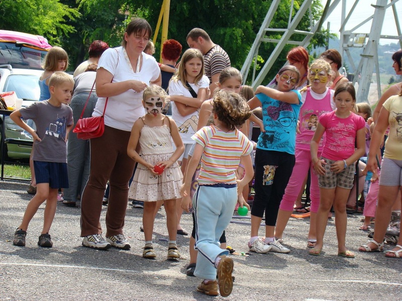 Zdjęcie w galerii na portalu naszwodzislaw.com: Radna na rowerze, Wodzik po betonie wiadomości z regionu