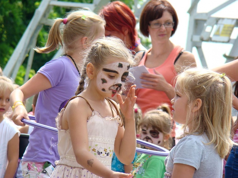 Zdjęcie w galerii na portalu naszwodzislaw.com: Radna na rowerze, Wodzik po betonie wiadomości z regionu