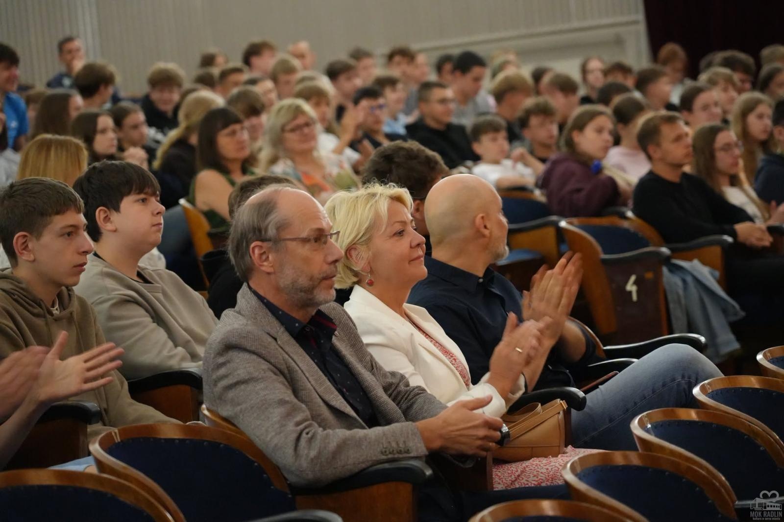 Zdjęcie w galerii na portalu naszwodzislaw.com: Świat, który możecie zmieniać. Inspirujące wykłady dla uczniów w Radlinie wiadomości z regionu