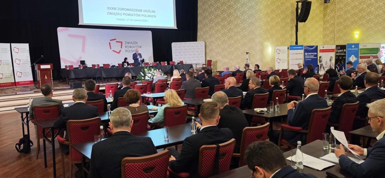 Zdjęcie w galerii na portalu naszwodzislaw.com: Powiat Wodzisławski w krajowej czołówce. Prestiżowe wyróżnienie dla samorządu wiadomości z regionu