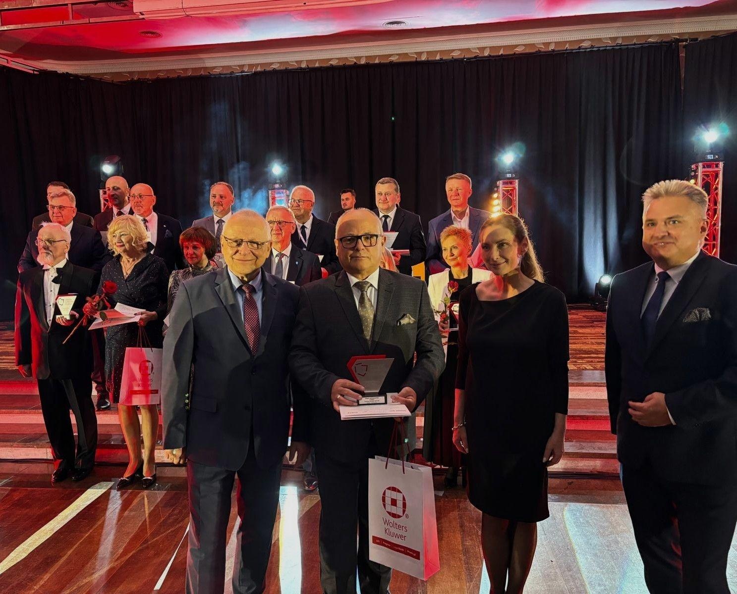 Zdjęcie w galerii na portalu naszwodzislaw.com: Powiat Wodzisławski w krajowej czołówce. Prestiżowe wyróżnienie dla samorządu wiadomości z regionu