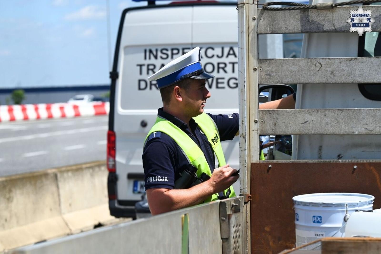 Zdjęcie w galerii na portalu naszwodzislaw.com: Tysiące kontroli i setki wykroczeń. Efekty akcji Bezpieczna Autostrada wiadomości z regionu