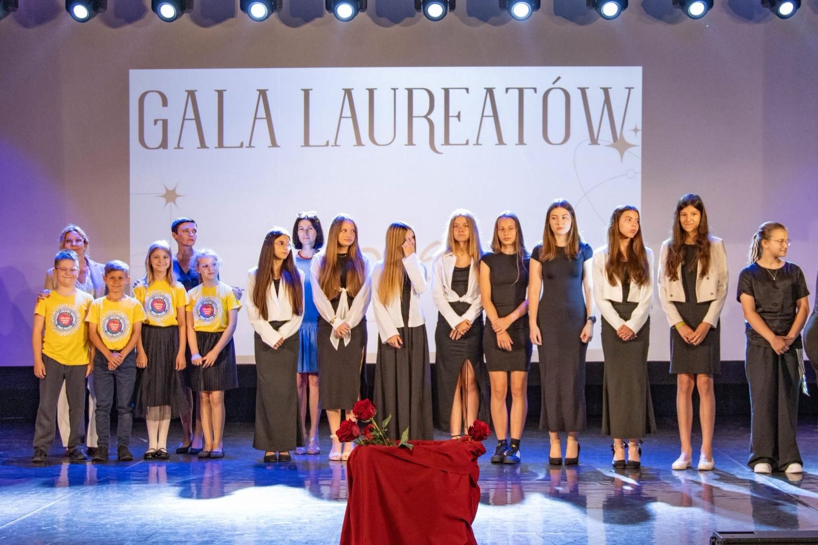 Zdjęcie w galerii na portalu naszwodzislaw.com: Sukcesy młodzieży nagrodzone w Wodzisławskim Centrum Kultury. Gala pełna emocji wiadomości z regionu