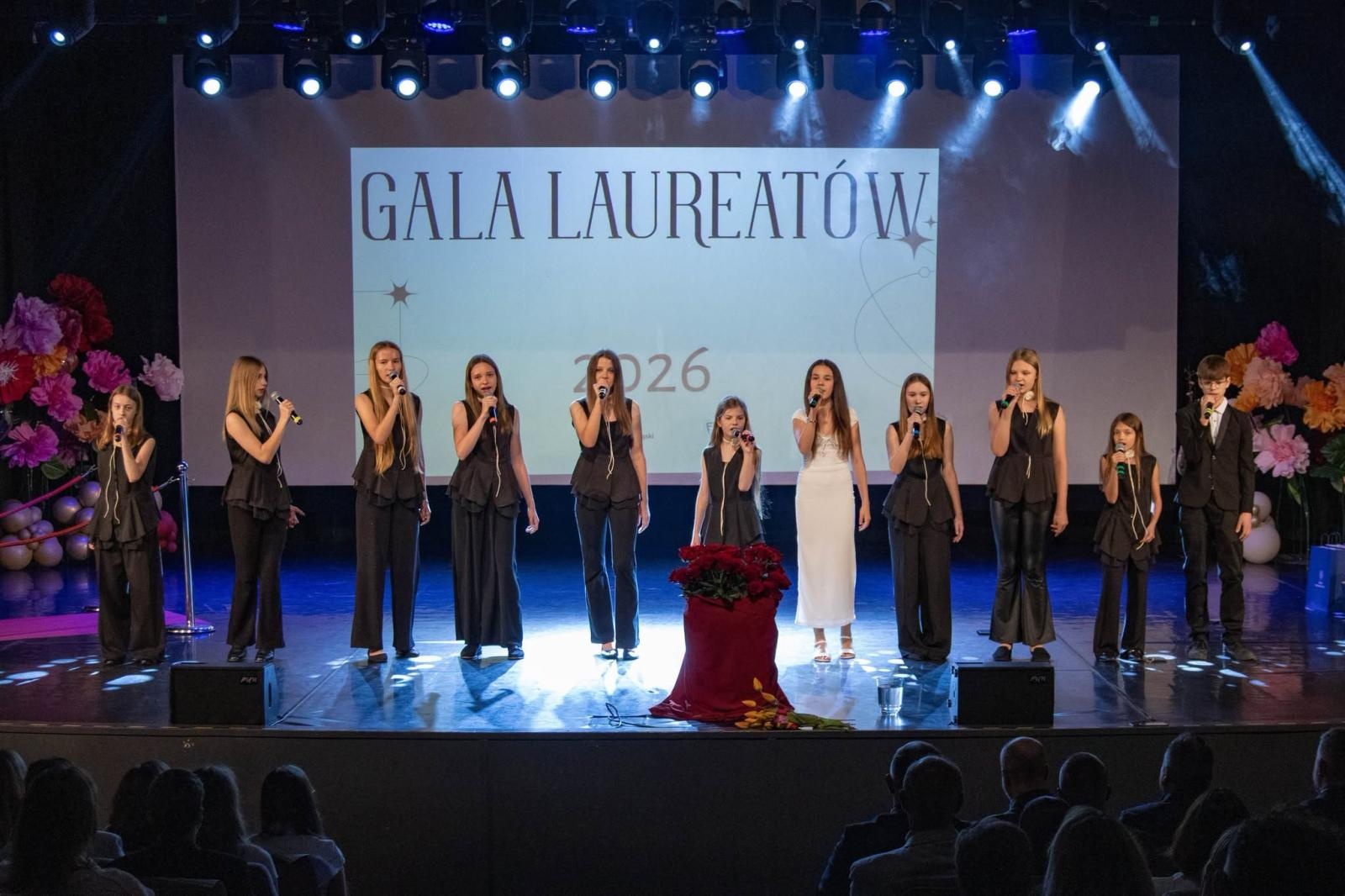 Zdjęcie w galerii na portalu naszwodzislaw.com: Sukcesy młodzieży nagrodzone w Wodzisławskim Centrum Kultury. Gala pełna emocji wiadomości z regionu