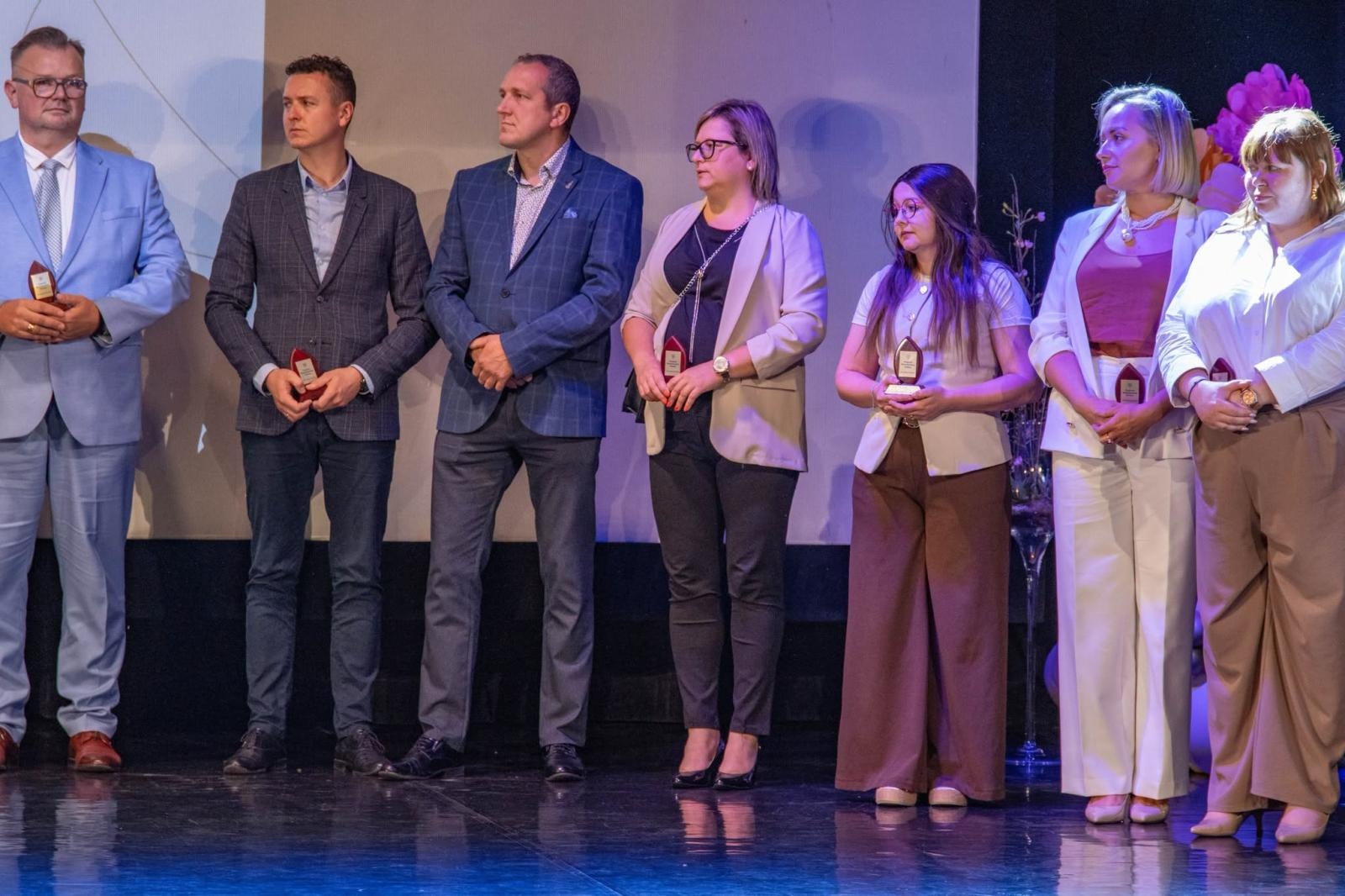 Zdjęcie w galerii na portalu naszwodzislaw.com: Sukcesy młodzieży nagrodzone w Wodzisławskim Centrum Kultury. Gala pełna emocji wiadomości z regionu