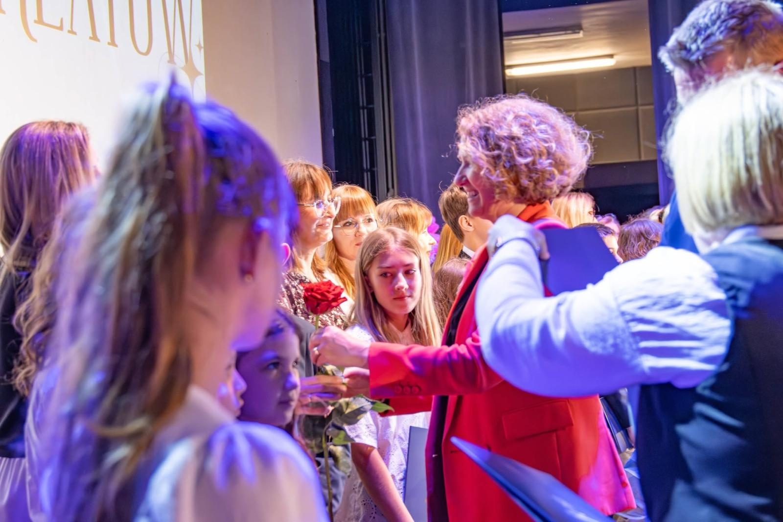 Zdjęcie w galerii na portalu naszwodzislaw.com: Sukcesy młodzieży nagrodzone w Wodzisławskim Centrum Kultury. Gala pełna emocji wiadomości z regionu