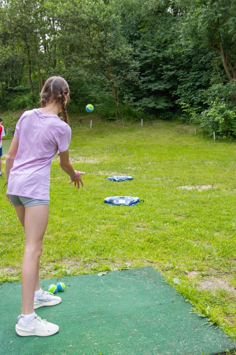 Zdjęcie w galerii na portalu naszwodzislaw.com: Golf łączy pokolenia. Wspólny trening uczniów i seniorów w Wodzisławiu wiadomości z regionu