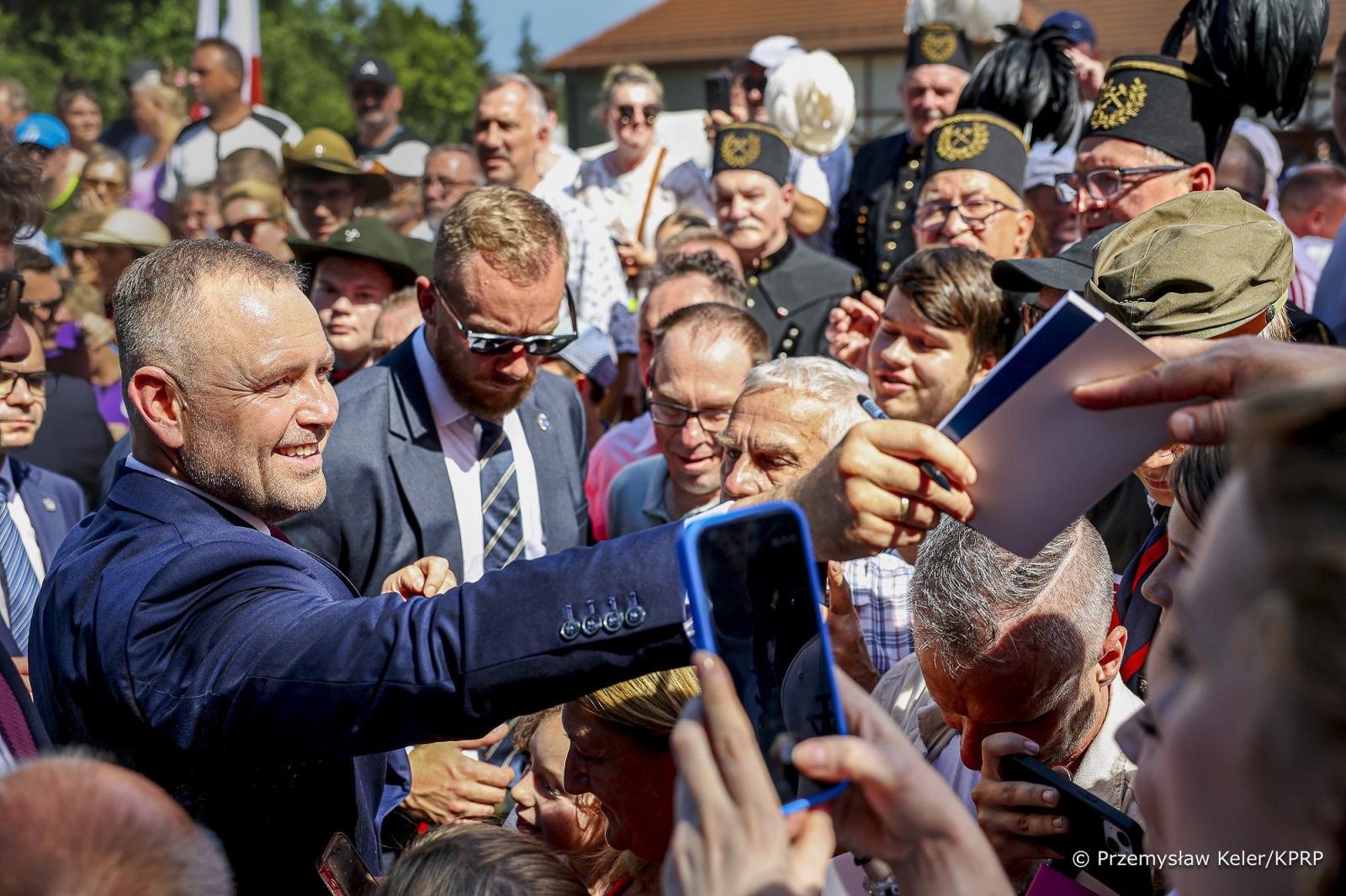 Zdjęcie w galerii na portalu naszwodzislaw.com: Narodowy Dzień Powstań Śląskich. Prezydent Karol Nawrocki w gm. Lubomia wiadomości z regionu