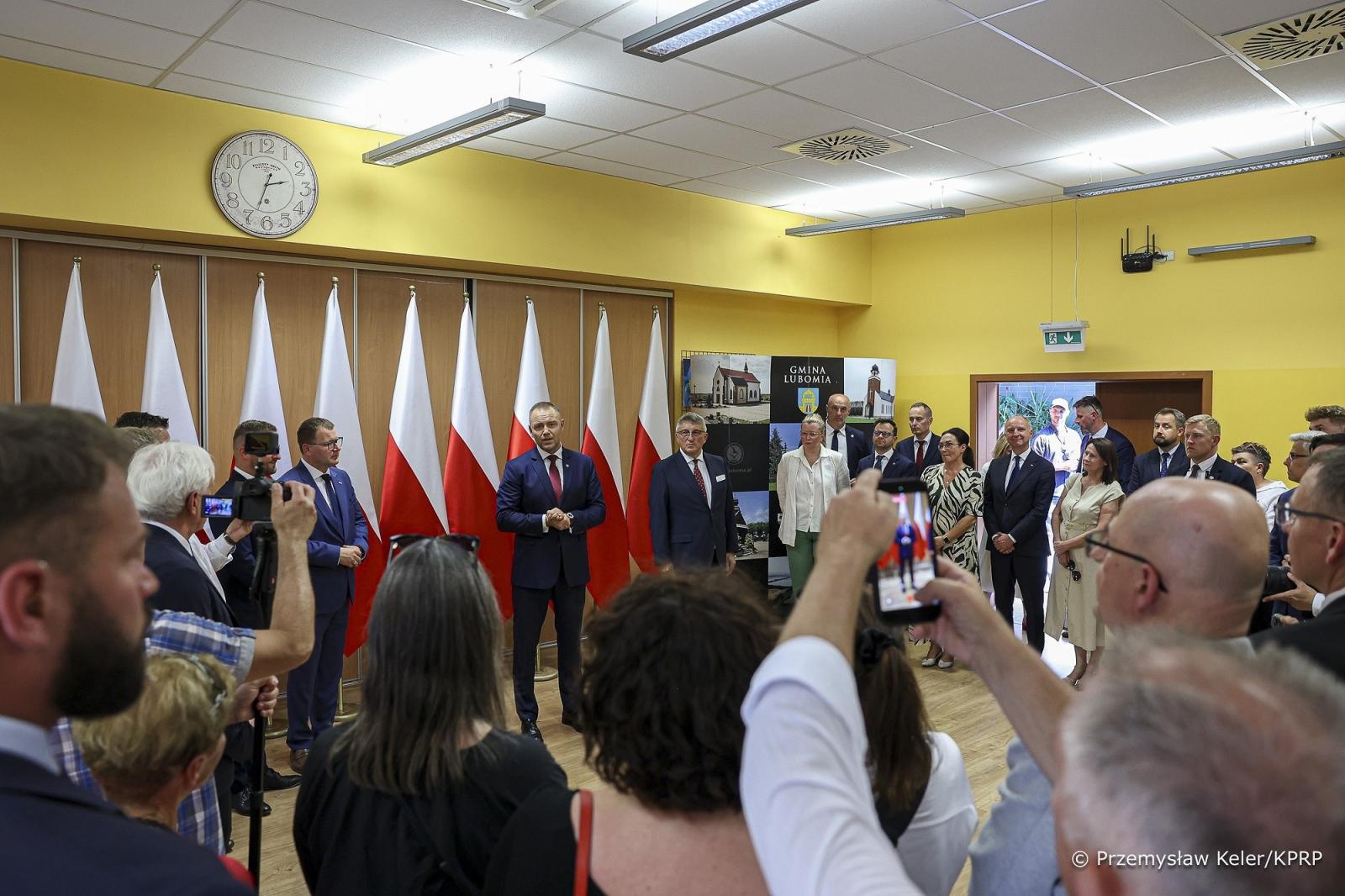 Zdjęcie w galerii na portalu naszwodzislaw.com: Narodowy Dzień Powstań Śląskich. Prezydent Karol Nawrocki w gm. Lubomia wiadomości z regionu