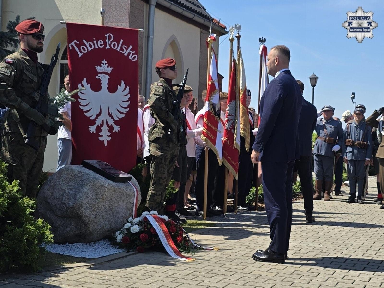 Zdjęcie w galerii na portalu naszwodzislaw.com: Uroczystości w Grabówce z udziałem Prezydenta RP. Policja czuwała nad bezpieczeństwem wizyty wiadomości z regionu
