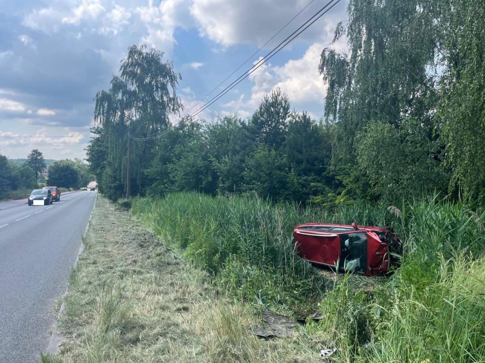 Zdjęcie w galerii na portalu naszwodzislaw.com: Zderzenie dwóch samochodów w Wodzisławiu Śląskim. Dwie osoby w szpitalu wiadomości z regionu