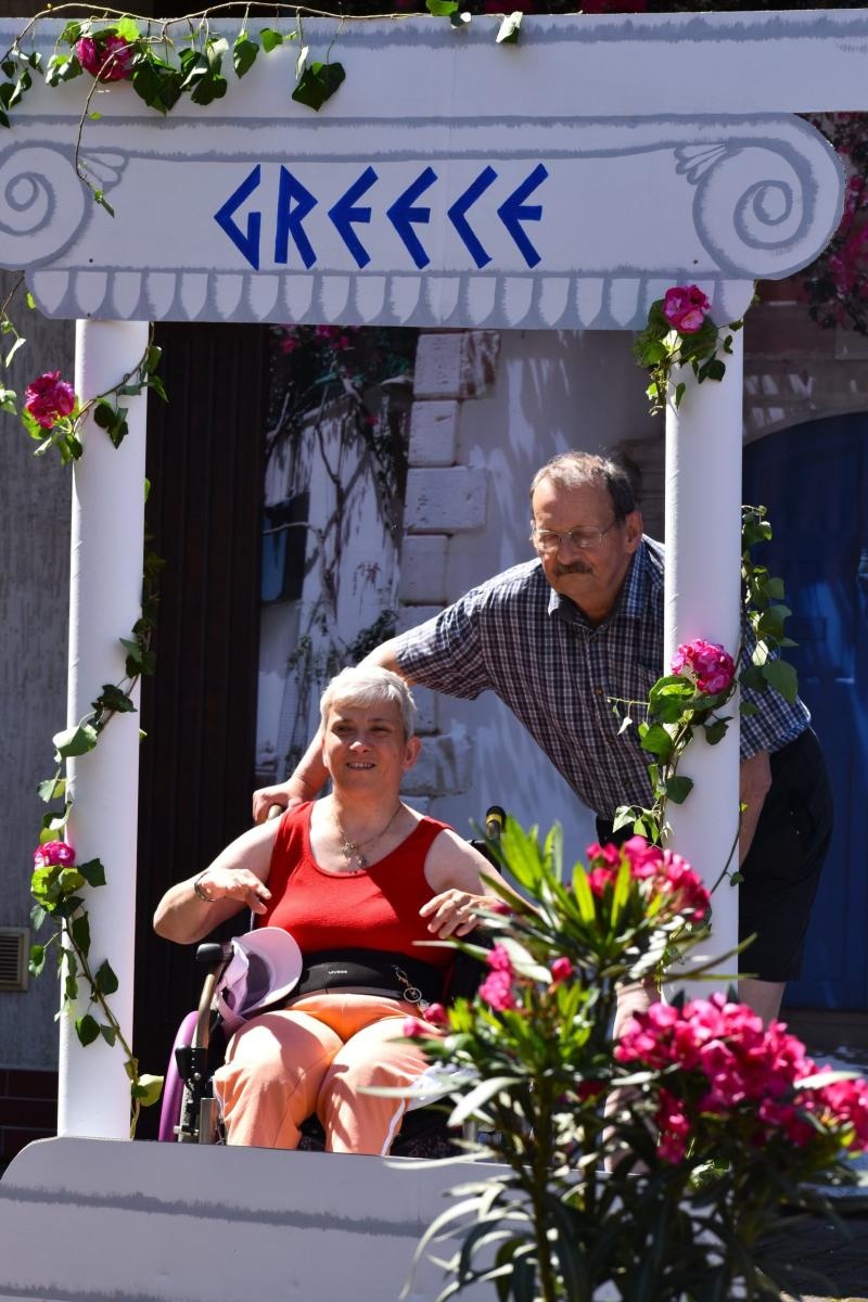 Zdjęcie w galerii na portalu naszwodzislaw.com: Kalimera, Gorzyce! Mieszkańcy DPS świętowali początek lata w greckim klimacie wiadomości z regionu