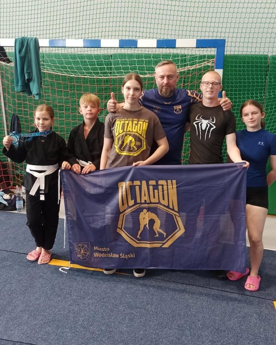 Zdjęcie w galerii na portalu naszwodzislaw.com: Dziesięć medali dla Octagon Team Wodzisław Śląski! Kapitalny występ na Copa Silesia 13 wiadomości z regionu