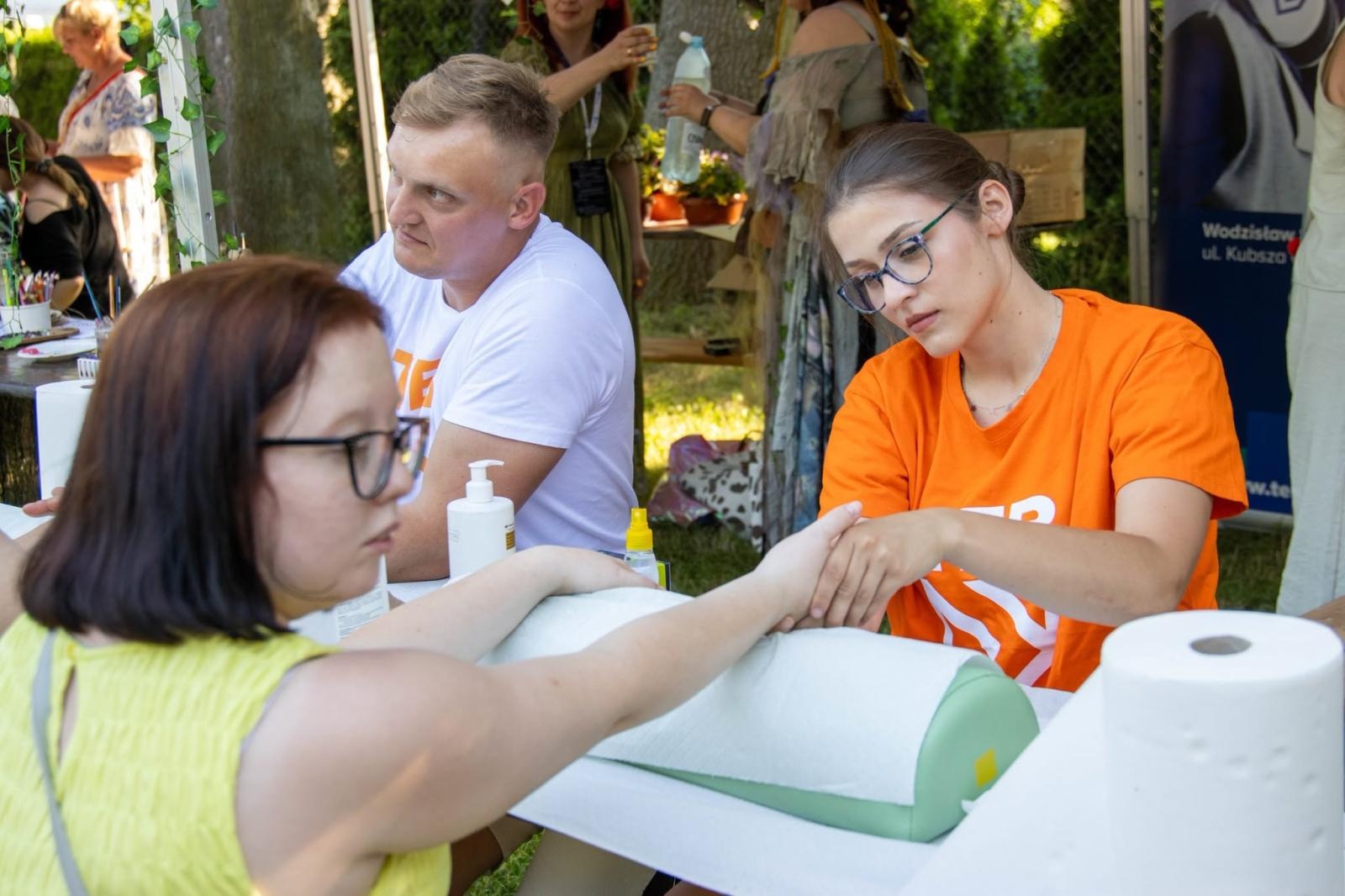 Zdjęcie w galerii na portalu naszwodzislaw.com: Od słowiańskich tradycji po ogniste widowisko. Tak świętowano Noc Świętojańską w Wodzisławiu [FOTO i WIDEO] wiadomości z regionu