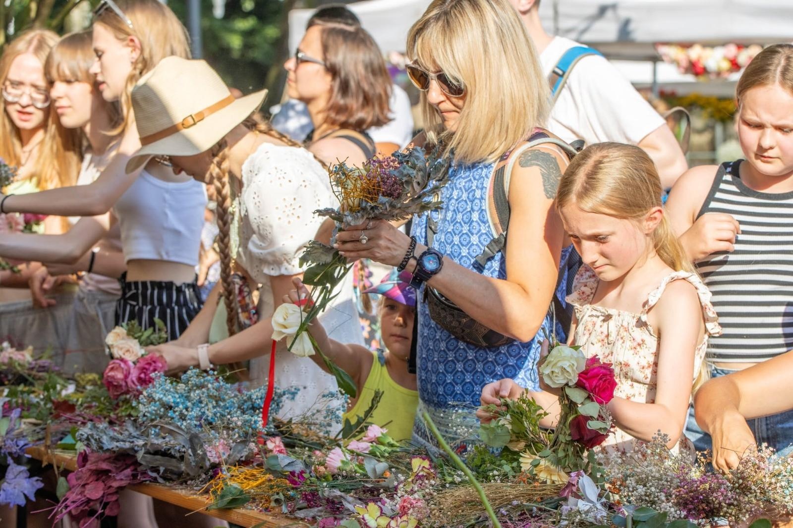 Zdjęcie w galerii na portalu naszwodzislaw.com: Od słowiańskich tradycji po ogniste widowisko. Tak świętowano Noc Świętojańską w Wodzisławiu [FOTO i WIDEO] wiadomości z regionu