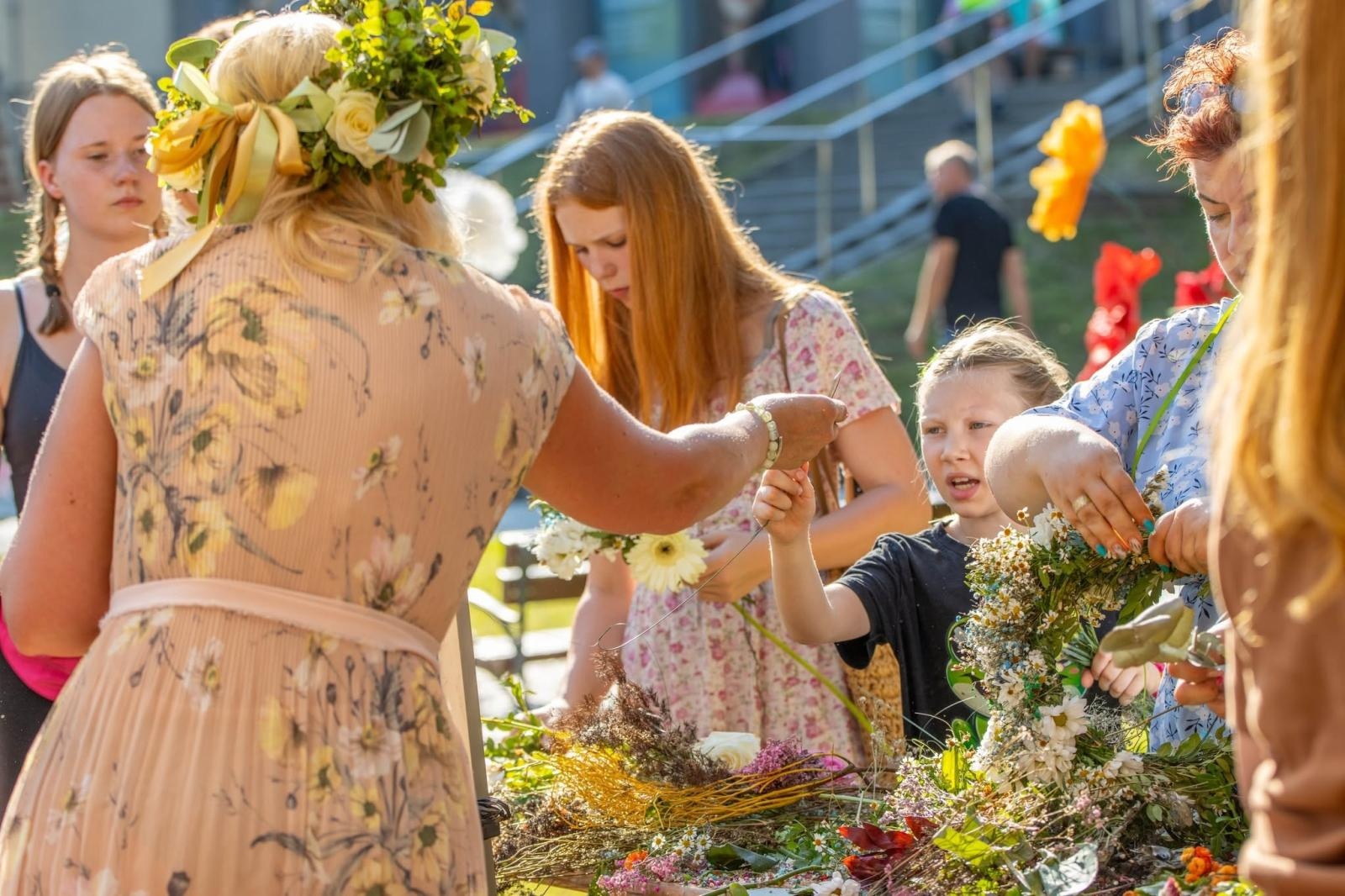 Zdjęcie w galerii na portalu naszwodzislaw.com: Od słowiańskich tradycji po ogniste widowisko. Tak świętowano Noc Świętojańską w Wodzisławiu [FOTO i WIDEO] wiadomości z regionu