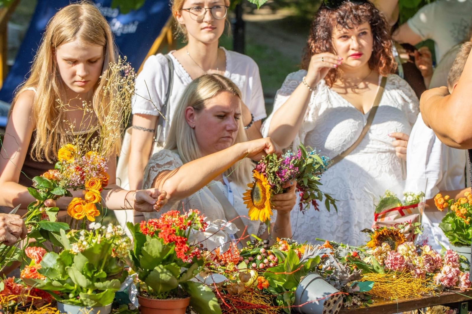 Zdjęcie w galerii na portalu naszwodzislaw.com: Od słowiańskich tradycji po ogniste widowisko. Tak świętowano Noc Świętojańską w Wodzisławiu [FOTO i WIDEO] wiadomości z regionu
