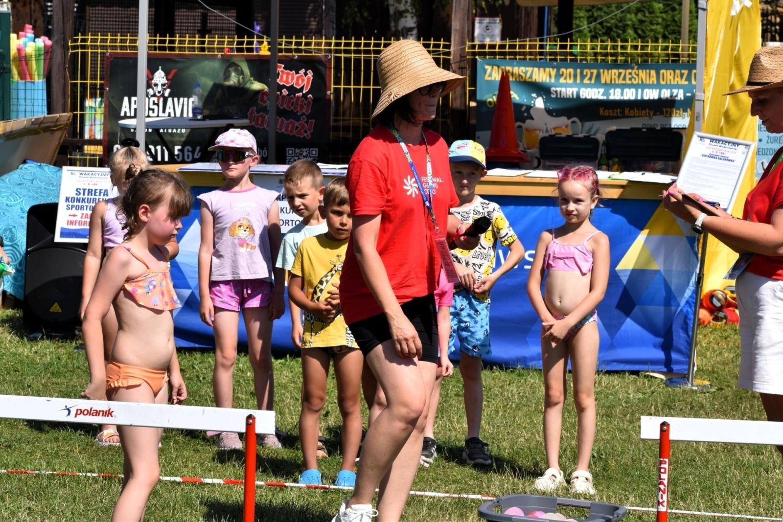 Zdjęcie w galerii na portalu naszwodzislaw.com: Bezpieczne wakacje nad wodą w Olzie. Edukacja i ratownicy w akcji podczas Festiwalu Górnej Odry wiadomości z regionu