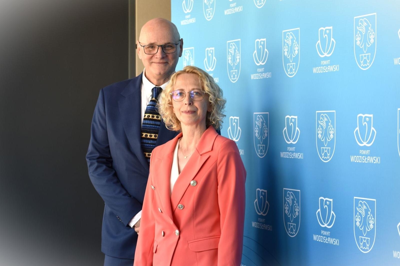 Zdjęcie w galerii na portalu naszwodzislaw.com: Powiat Wodzisławski ma nowego skarbnika. Funkcję objęła Katarzyna Froncek wiadomości z regionu