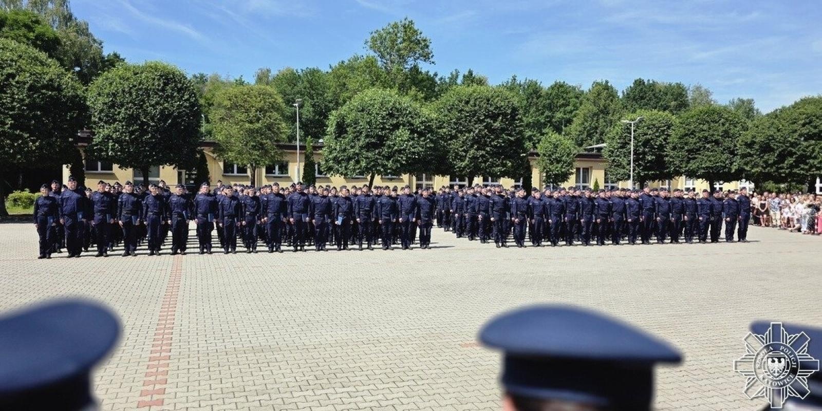 Zdjęcie w galerii na portalu naszwodzislaw.com: Nowi policjanci gotowi do służby. Zakończyli podstawowe szkolenie w Katowicach wiadomości z regionu