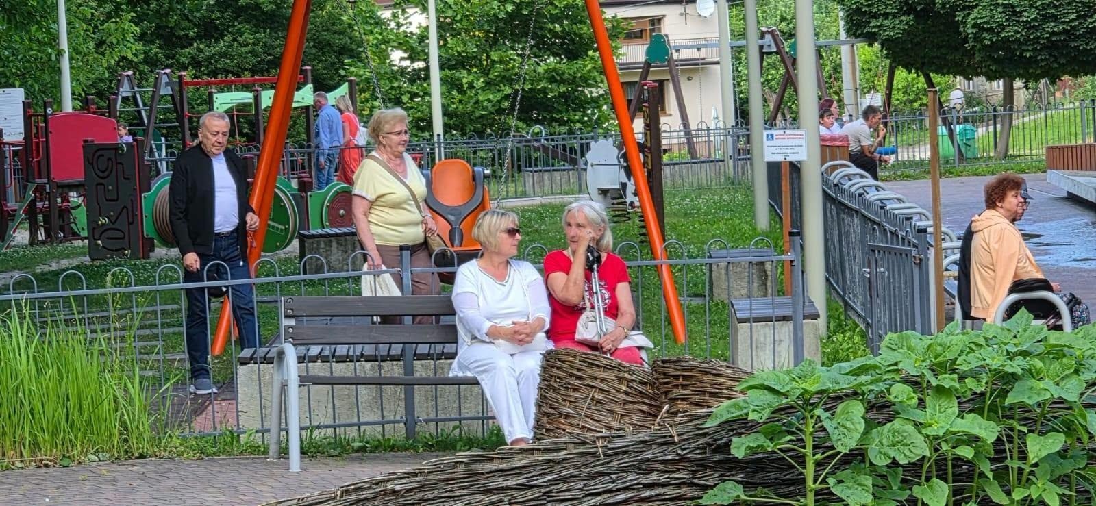 Zdjęcie w galerii na portalu naszwodzislaw.com: Letnie popołudnie z muzyką. Tężniogranie ponownie przyciągnęło mieszkańców Radlina wiadomości z regionu