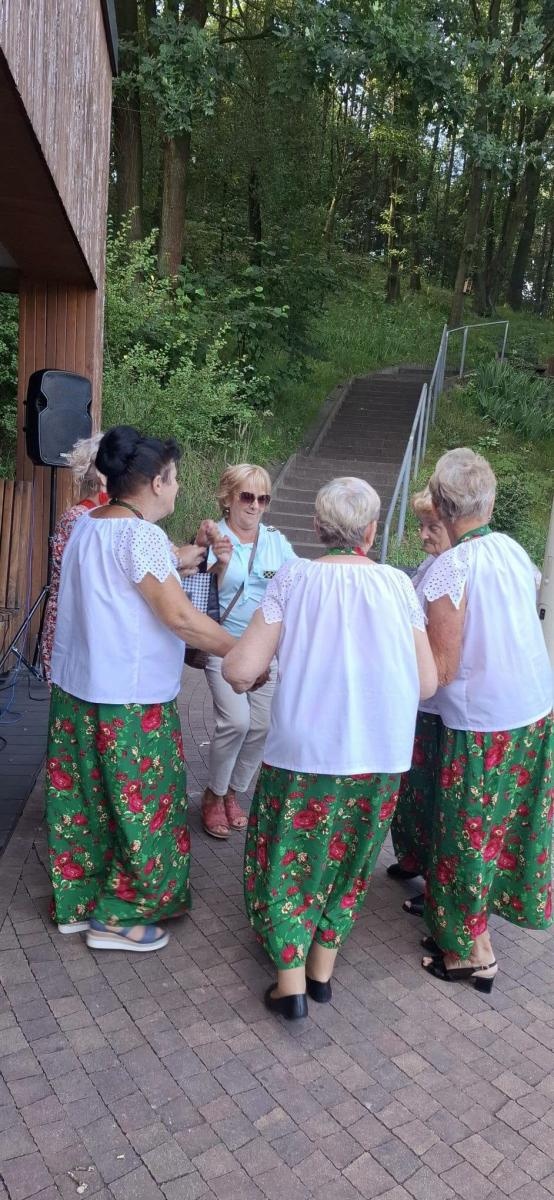 Zdjęcie w galerii na portalu naszwodzislaw.com: Letnie popołudnie z muzyką. Tężniogranie ponownie przyciągnęło mieszkańców Radlina wiadomości z regionu