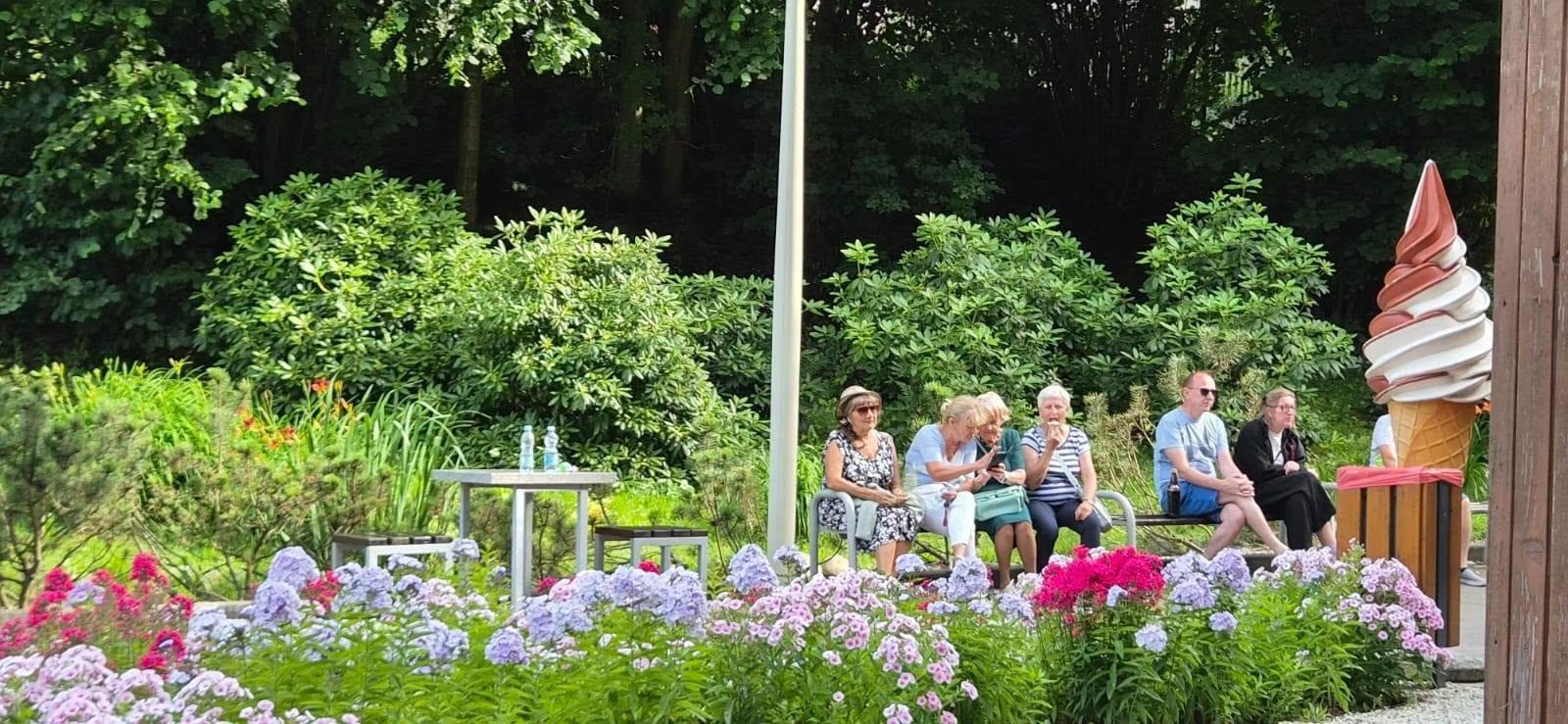 Zdjęcie w galerii na portalu naszwodzislaw.com: Letnie popołudnie z muzyką. Tężniogranie ponownie przyciągnęło mieszkańców Radlina wiadomości z regionu