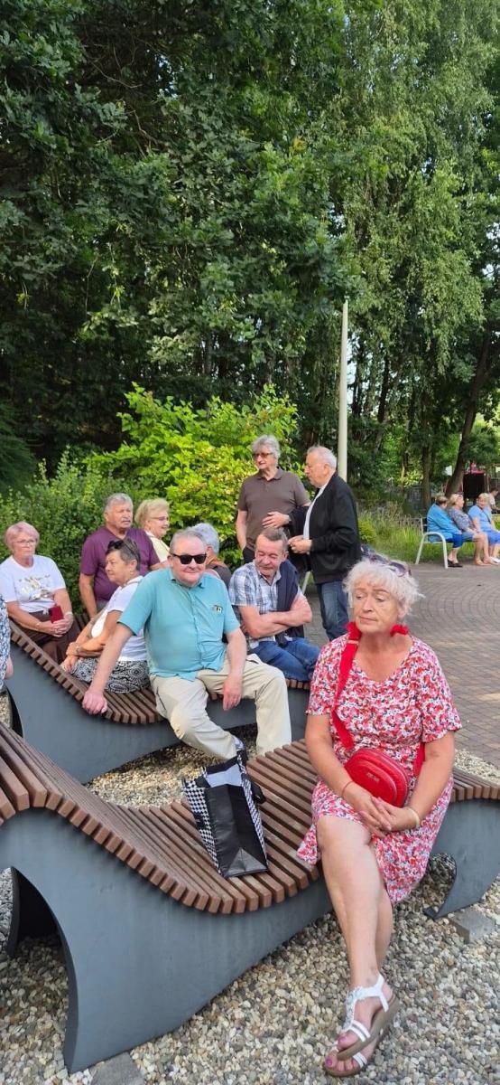 Zdjęcie w galerii na portalu naszwodzislaw.com: Letnie popołudnie z muzyką. Tężniogranie ponownie przyciągnęło mieszkańców Radlina wiadomości z regionu