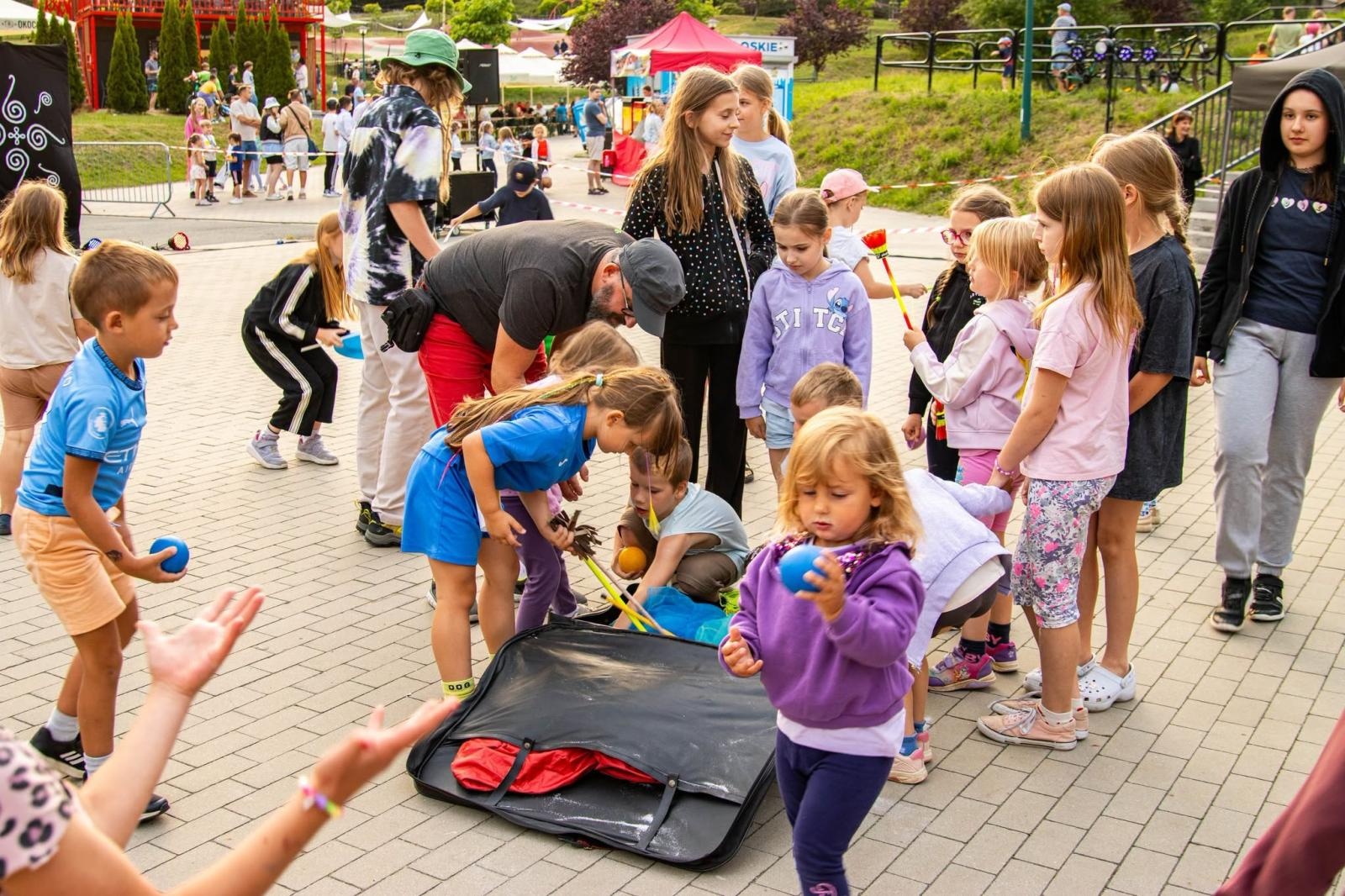 Zdjęcie w galerii na portalu naszwodzislaw.com: Wodzisławski Festiwal Kuglarzy zakończony. Trzy dni pełne sztuki ulicznej i emocji [FOTO] wiadomości z regionu