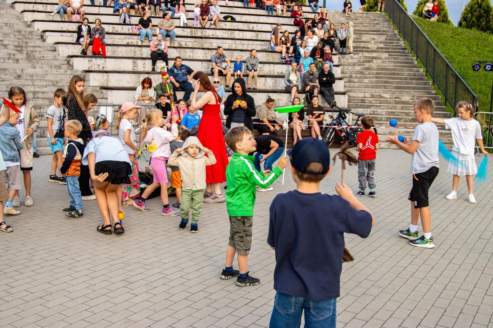 Zdjęcie w galerii na portalu naszwodzislaw.com: Wodzisławski Festiwal Kuglarzy zakończony. Trzy dni pełne sztuki ulicznej i emocji [FOTO] wiadomości z regionu