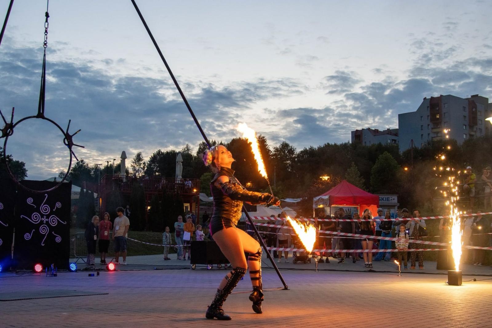 Zdjęcie w galerii na portalu naszwodzislaw.com: Wodzisławski Festiwal Kuglarzy zakończony. Trzy dni pełne sztuki ulicznej i emocji [FOTO] wiadomości z regionu