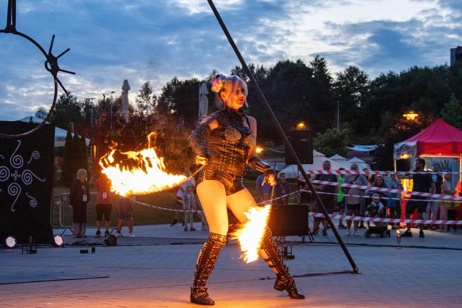 Zdjęcie w galerii na portalu naszwodzislaw.com: Wodzisławski Festiwal Kuglarzy zakończony. Trzy dni pełne sztuki ulicznej i emocji [FOTO] wiadomości z regionu