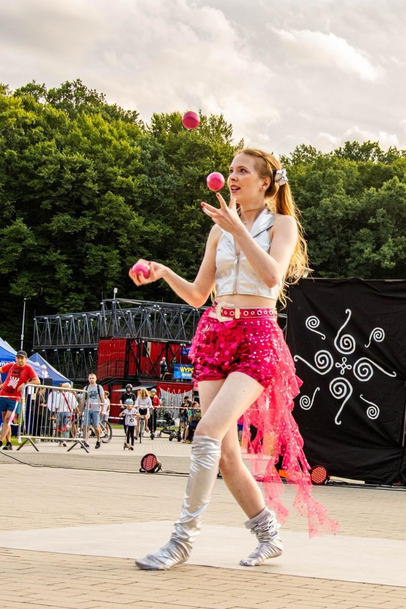 Zdjęcie w galerii na portalu naszwodzislaw.com: Wodzisławski Festiwal Kuglarzy zakończony. Trzy dni pełne sztuki ulicznej i emocji [FOTO] wiadomości z regionu