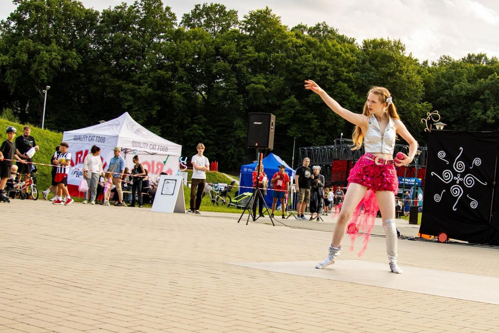 Zdjęcie w galerii na portalu naszwodzislaw.com: Wodzisławski Festiwal Kuglarzy zakończony. Trzy dni pełne sztuki ulicznej i emocji [FOTO] wiadomości z regionu