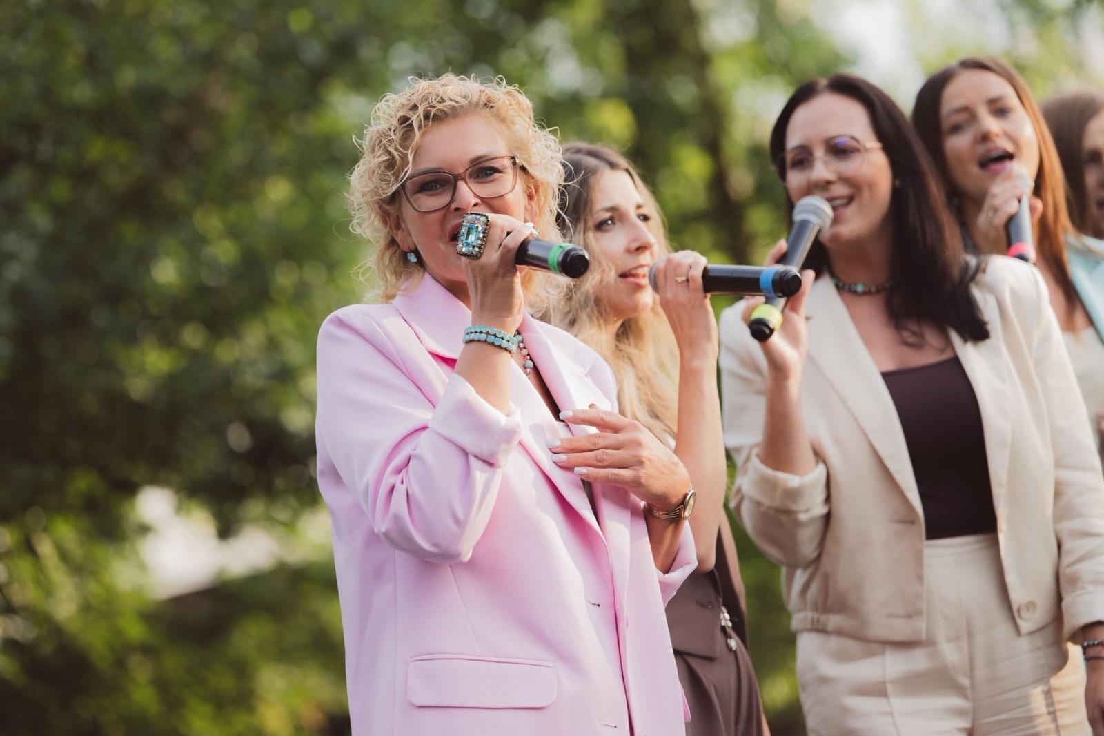 Zdjęcie w galerii na portalu naszwodzislaw.com: Winyle, saturator i muzyka sprzed lat. Park Zamkowy zamienił się w kapsułę czasu wiadomości z regionu